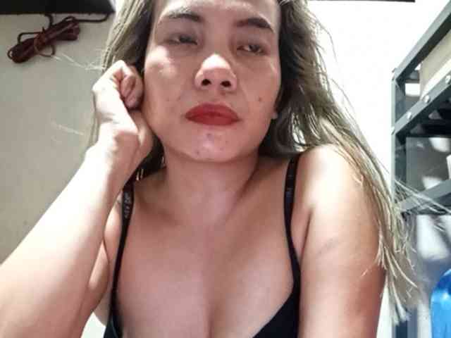 HEARTQUEEN webcam
