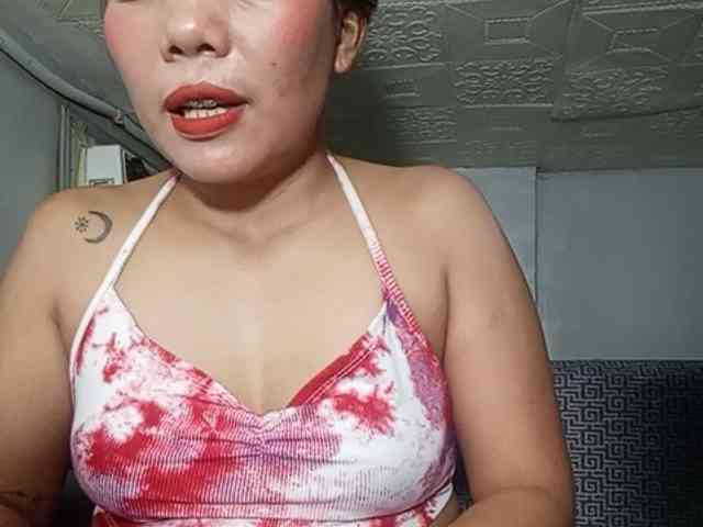 HEARTQUEEN webcam
