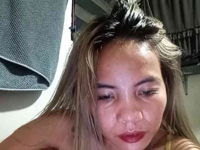 HEARTQUEEN webcam