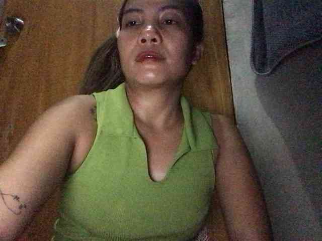HEARTQUEEN webcam