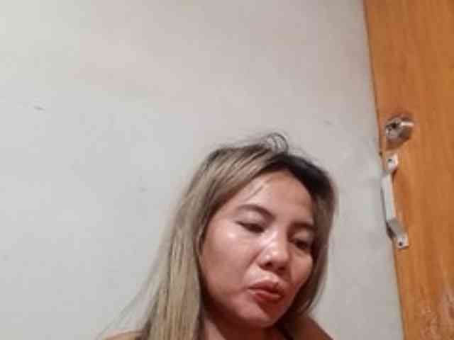 HEARTQUEEN webcam
