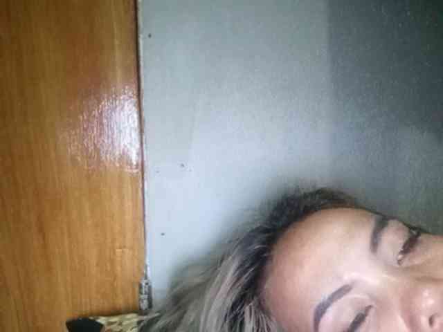 HEARTQUEEN webcam