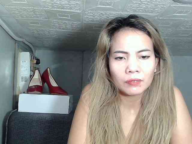 HEARTQUEEN webcam