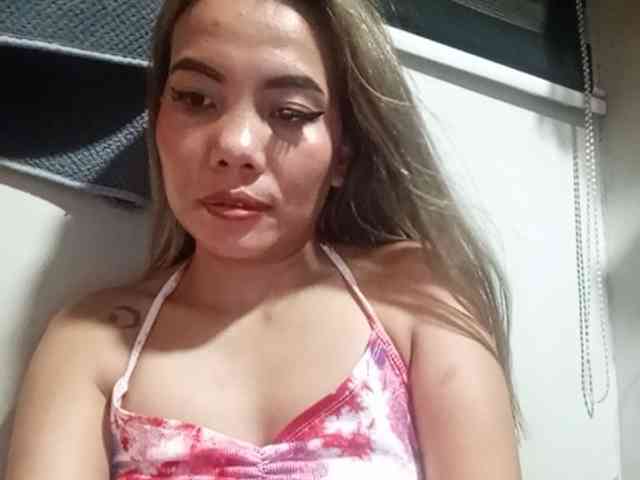 HEARTQUEEN webcam