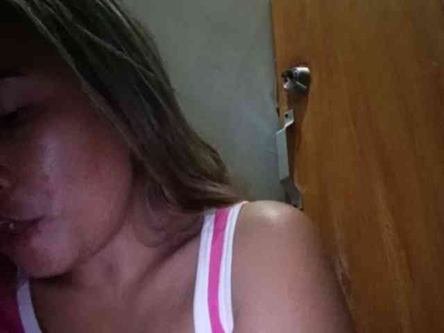 HEARTQUEEN webcam