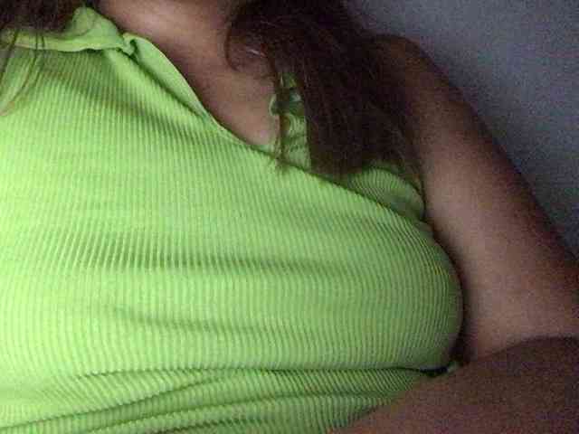 HEARTQUEEN webcam