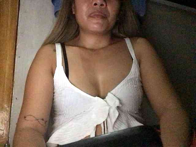 HEARTQUEEN webcam