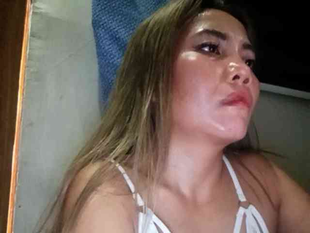 HEARTQUEEN webcam