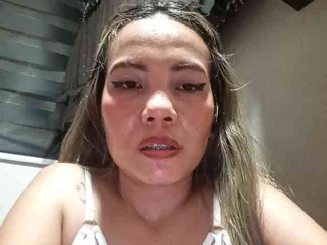 HEARTQUEEN webcam