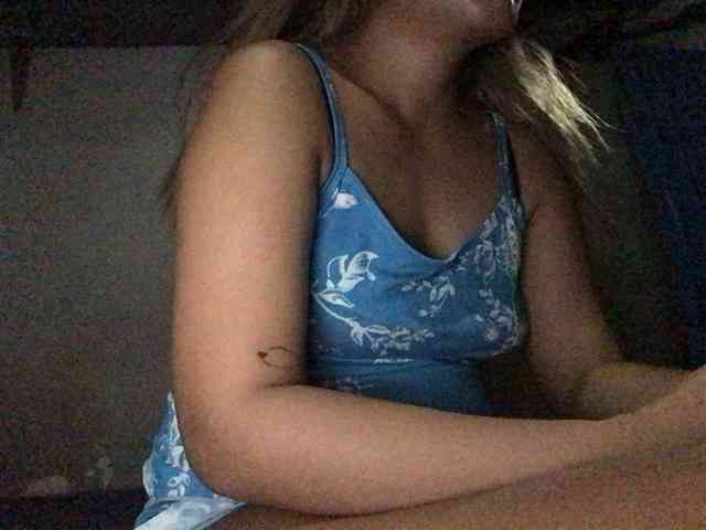 HEARTQUEEN webcam