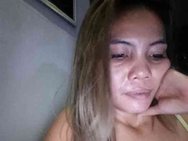 HEARTQUEEN webcam