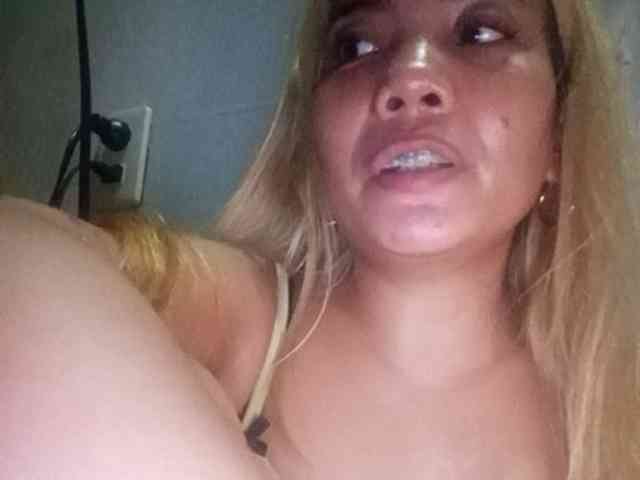 Smithsophie's cam show statistics and live stream