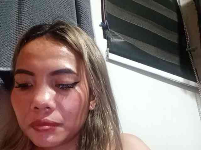 HEARTQUEEN webcam