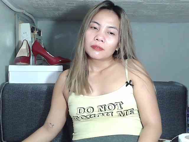 HEARTQUEEN webcam