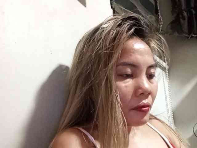 HEARTQUEEN webcam