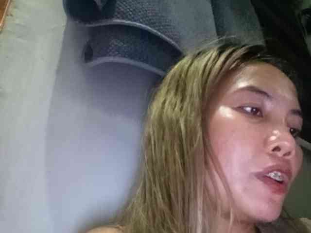 HEARTQUEEN webcam
