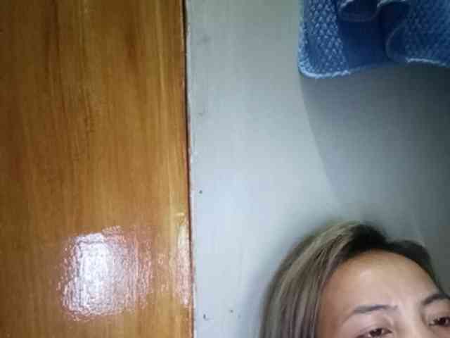 HEARTQUEEN webcam
