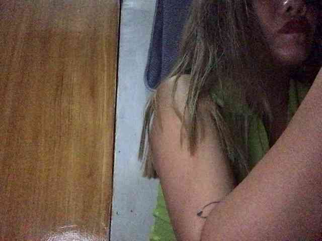 HEARTQUEEN webcam
