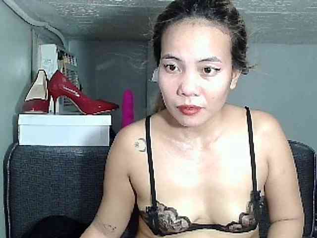 HEARTQUEEN webcam