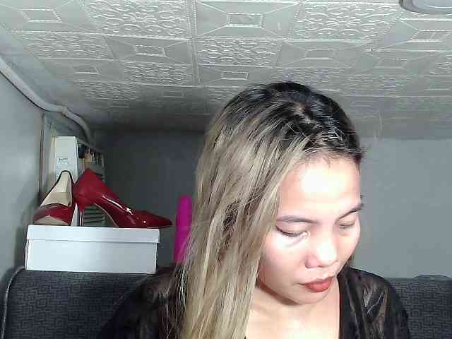 HEARTQUEEN webcam