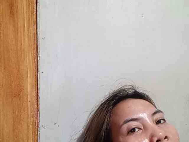 HEARTQUEEN webcam