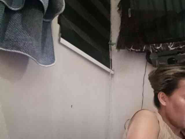 HEARTQUEEN webcam