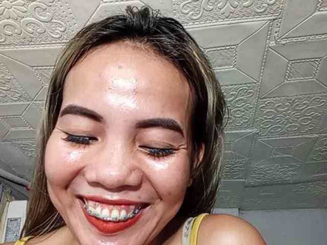HEARTQUEEN webcam
