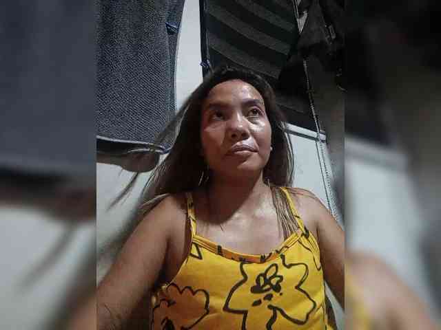 HEARTQUEEN webcam