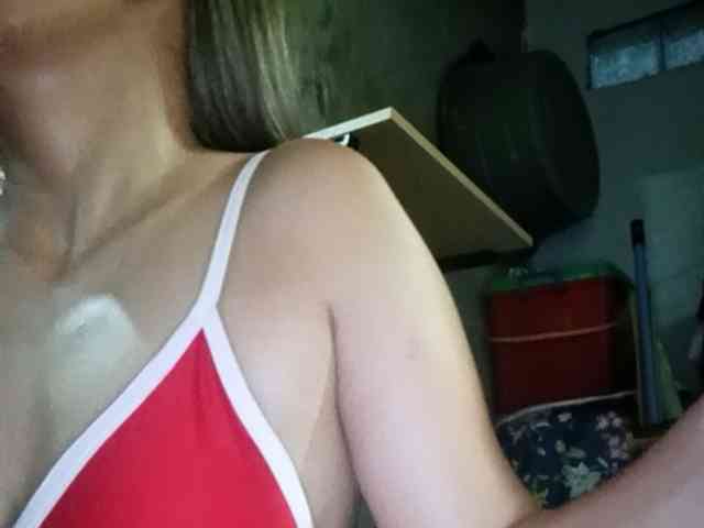 HEARTQUEEN webcam
