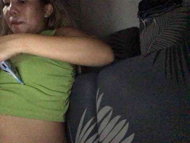 HEARTQUEEN webcam