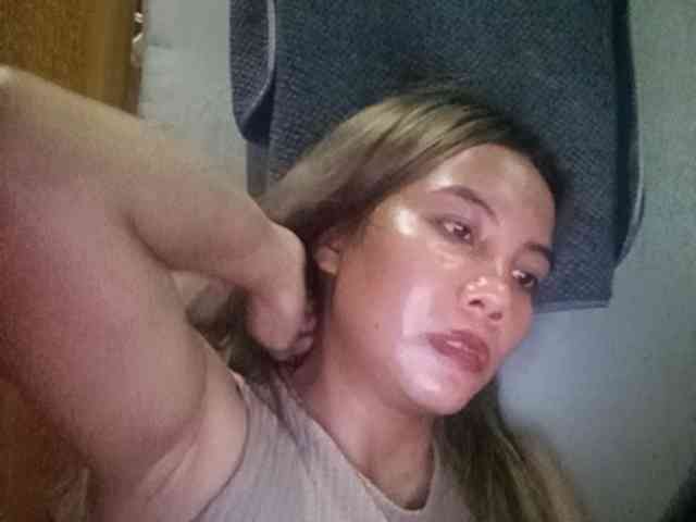 HEARTQUEEN webcam