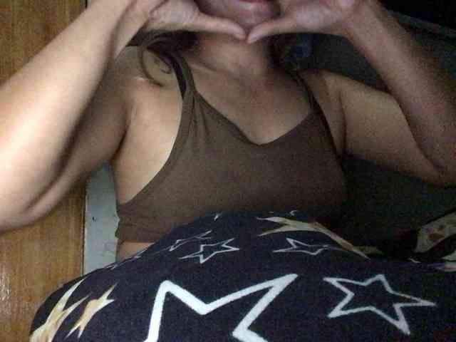 HEARTQUEEN webcam