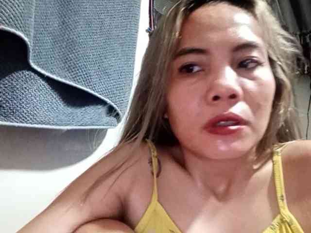 HEARTQUEEN webcam