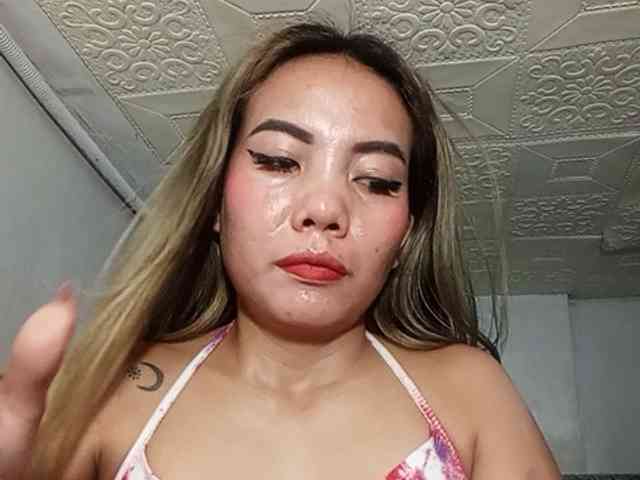 HEARTQUEEN webcam