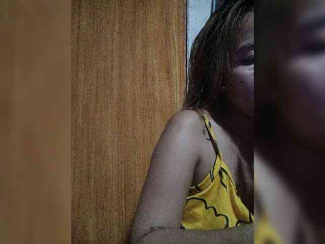 HEARTQUEEN webcam