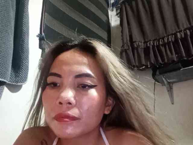HEARTQUEEN webcam