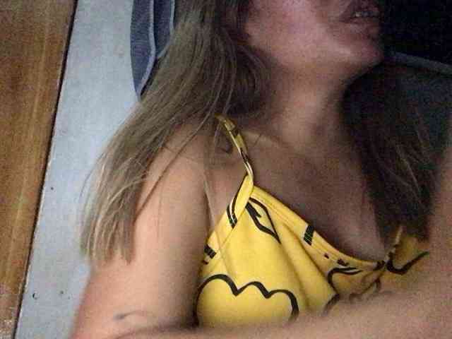 HEARTQUEEN webcam