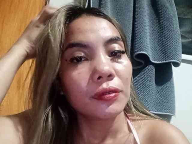 HEARTQUEEN webcam