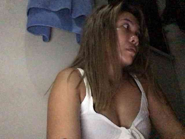 HEARTQUEEN webcam