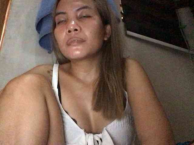 HEARTQUEEN webcam