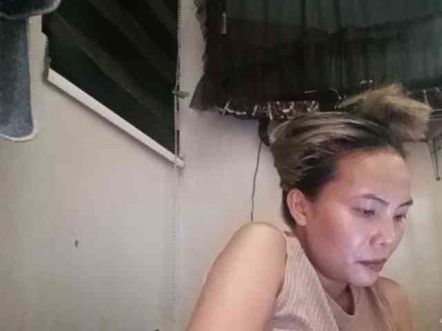 HEARTQUEEN webcam