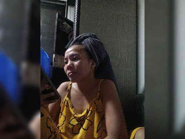 HEARTQUEEN webcam