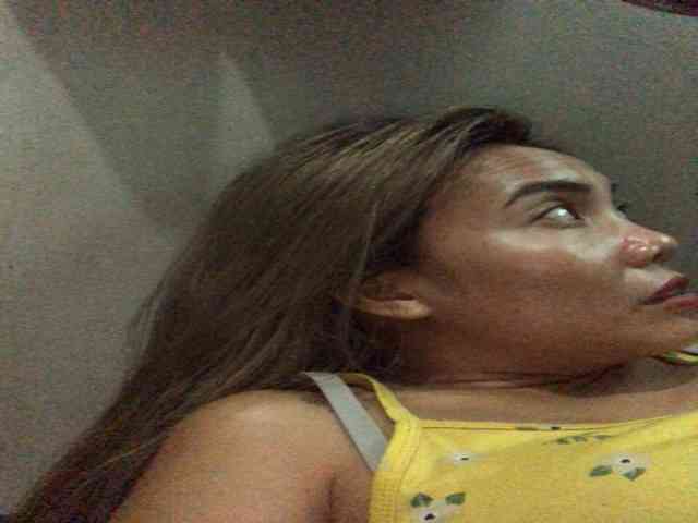 HEARTQUEEN webcam