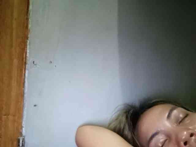 HEARTQUEEN webcam