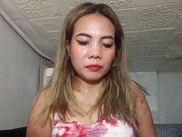HEARTQUEEN webcam