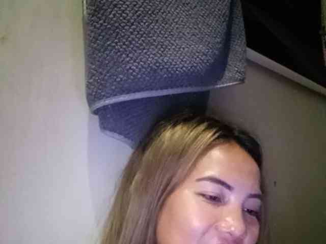 HEARTQUEEN webcam