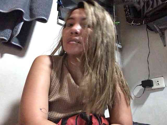 HEARTQUEEN webcam
