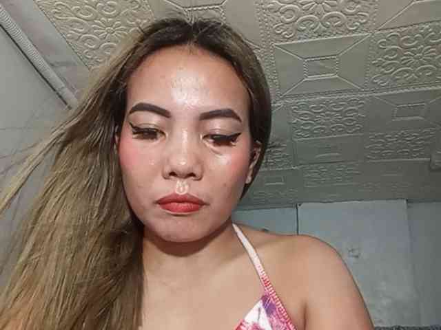 HEARTQUEEN webcam