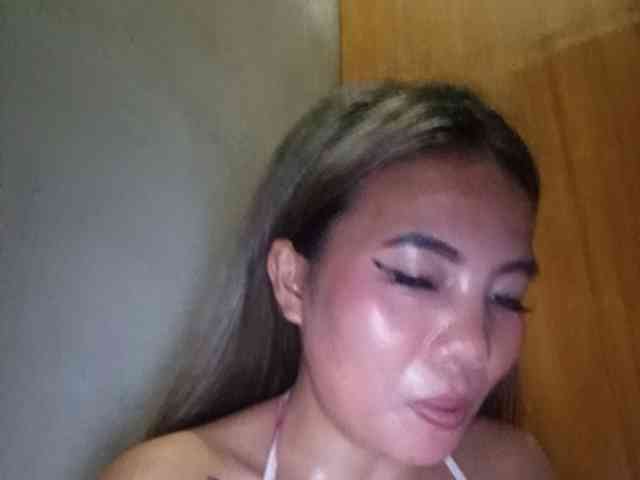 HEARTQUEEN webcam