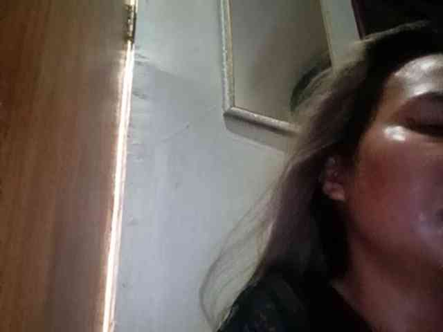 HEARTQUEEN webcam